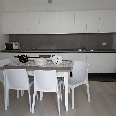 Jesolo Appartamenti F2 - Black And White Eksteriør bilde