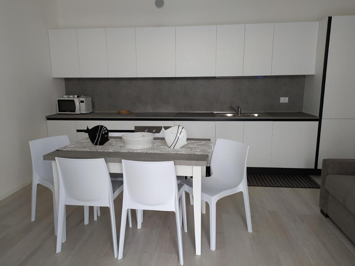 Jesolo Appartamenti F2 - Black And White Eksteriør bilde